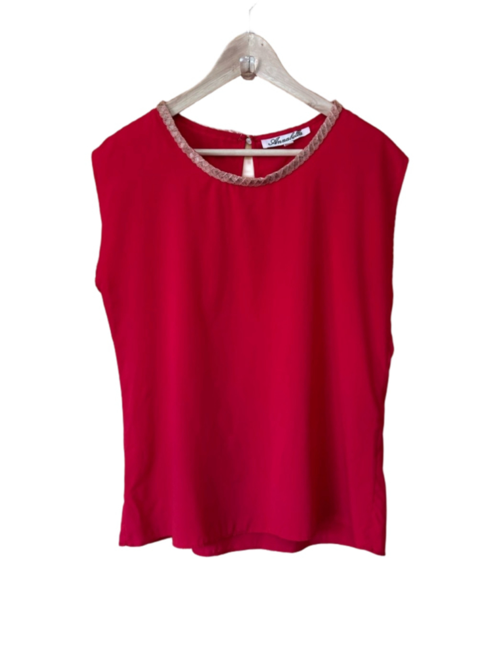 Annabelle Red Sleeveless Necklace-Trim Blouse size large